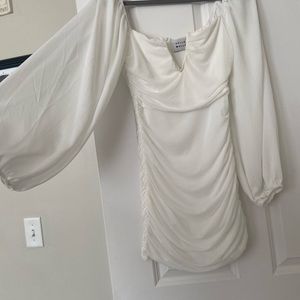 White balloon sleeve mini dress